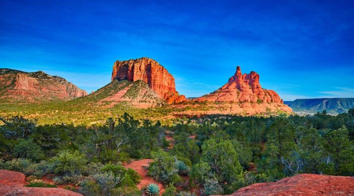 Palazzo di giustizia Butte e Bell Rock, Arizona