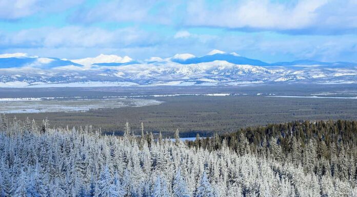 Una vista West Yellowstone, Montana in inverno