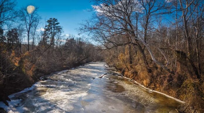 Fiume Appomattox ghiacciato