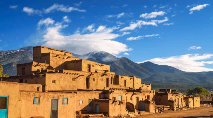 17 edifici incredibilmente vecchi che le persone usano ancora oggi
