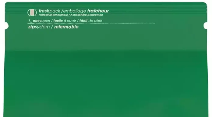 Royal Canin Size Health Nutrition Small Adult Formula Cibo secco per cani