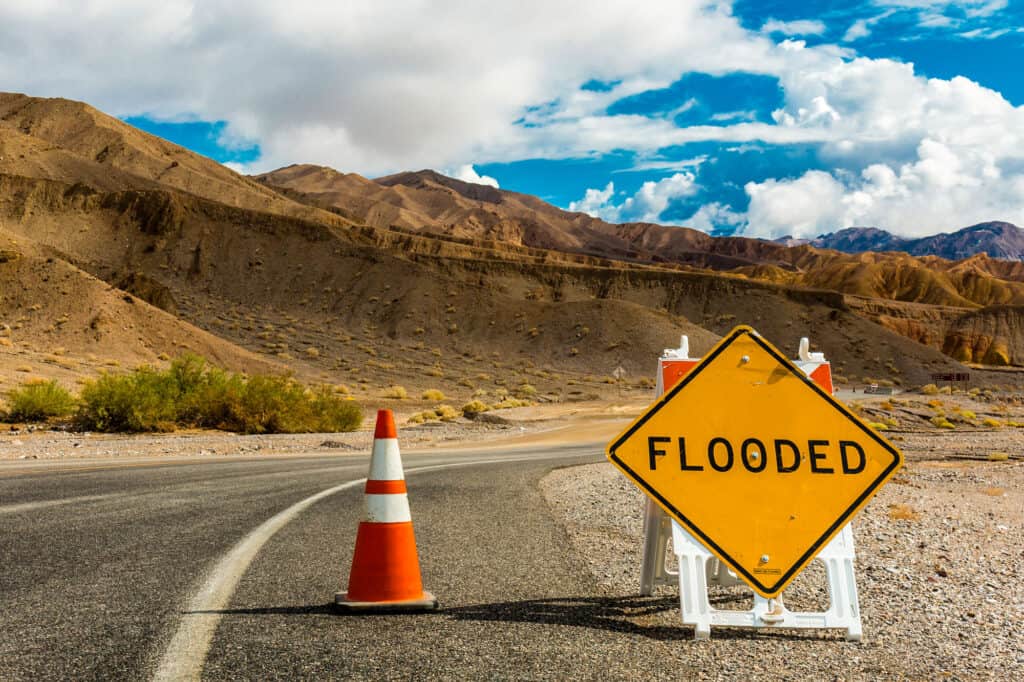 Flood, Parco Nazionale della Valle della Morte, Incidenti e disastri, Brown, California