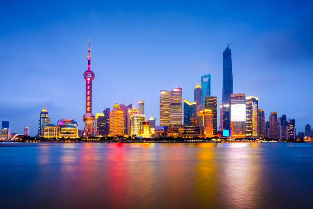 Shanghai, Cina skyline della città sul fiume Huangpu.