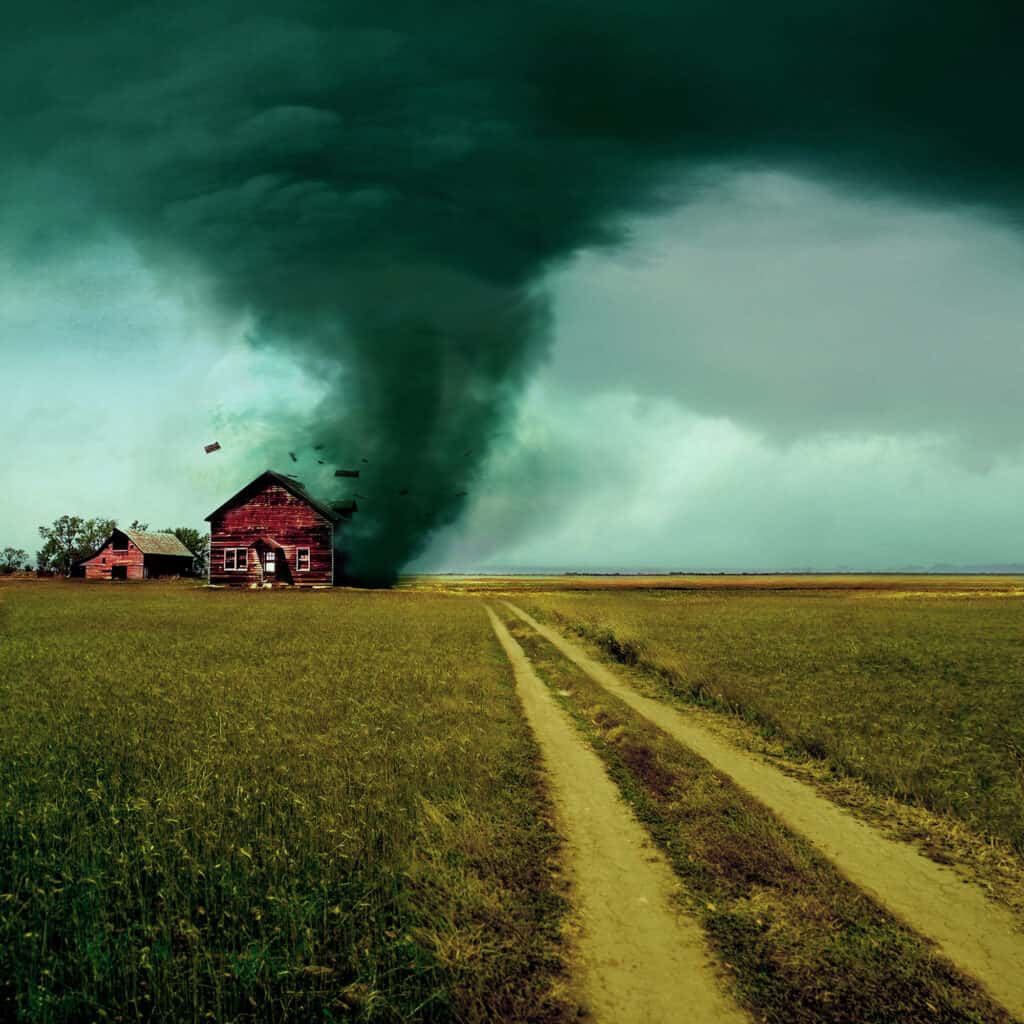 Tornado che colpisce una casa