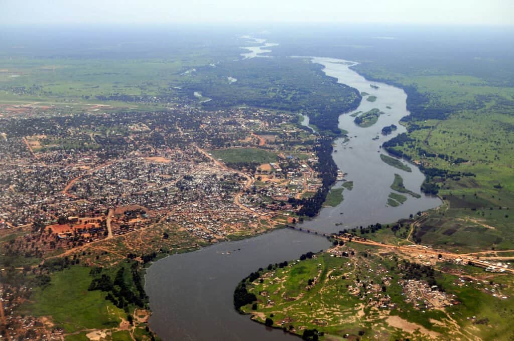 Il fiume Nilo è lungo 4.132 miglia.