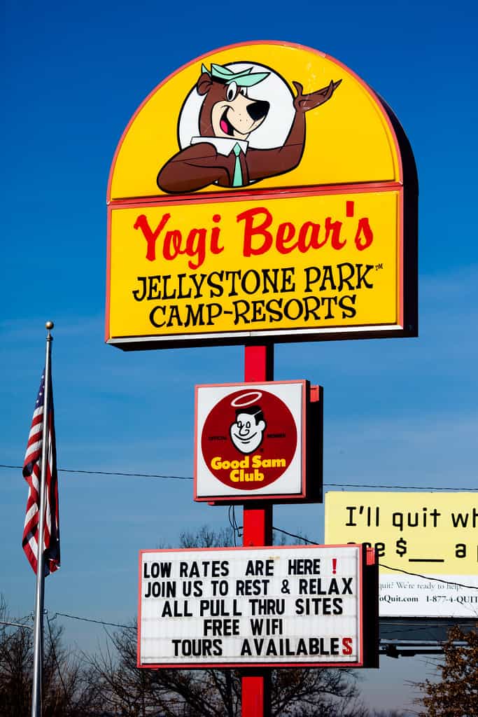 L'insegna per il Jellystone Park di Yogi Bear a Nashville