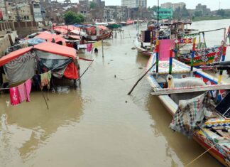 Gli effetti devastanti delle inondazioni "apocalittiche" del Pakistan
