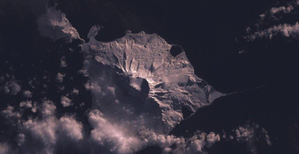 Veduta di Heard Island dallo spazio