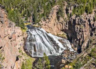 Best Waterfalls in Yellowstone