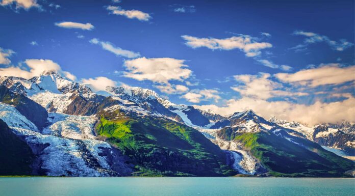 I 5 posti migliori per accamparsi in Alaska quest'estate
