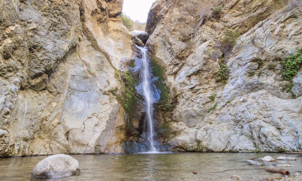 Cascate del canyon del sentiero