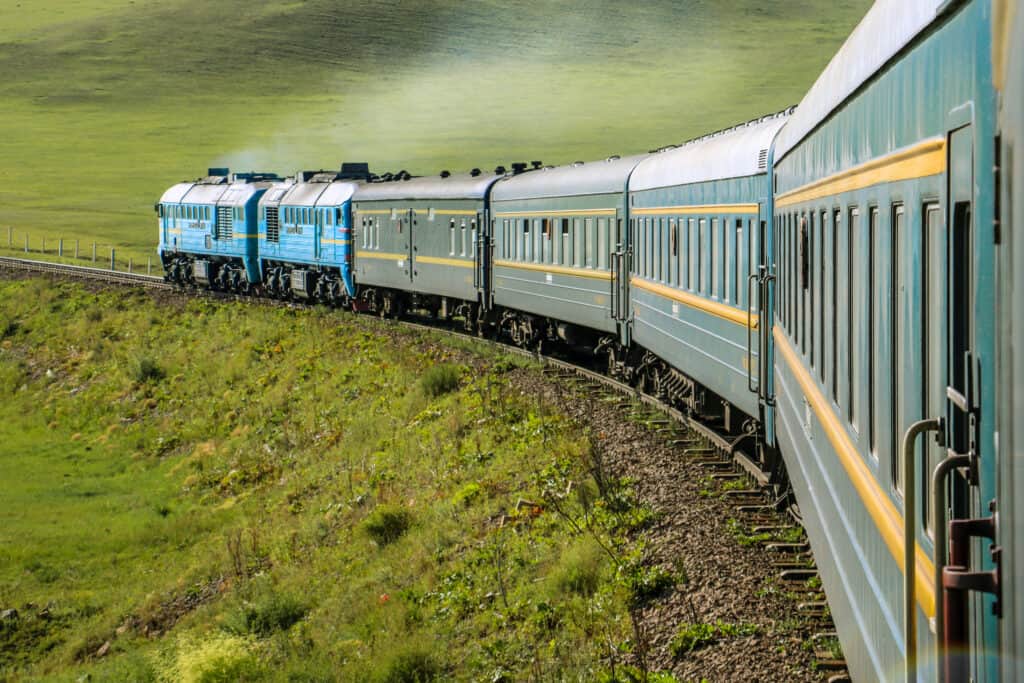 ferrovia transiberiana che attraversa la Mongolia