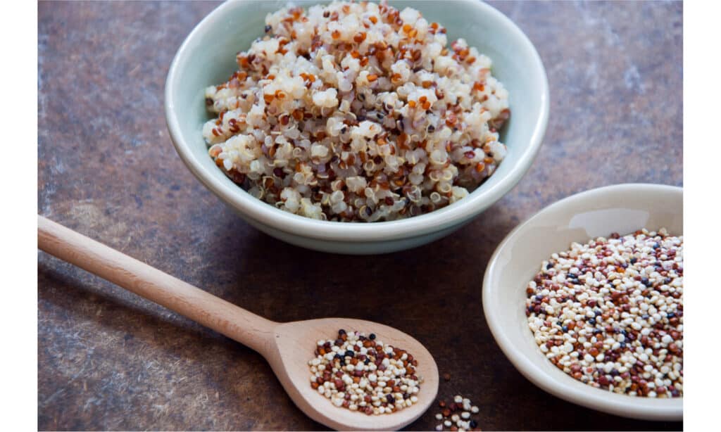 Quinoa cruda e cotta