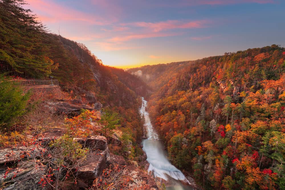 Tallulah Falls, Georgia, Stati Uniti d'America affacciato su Tallulah Gorge nella stagione autunnale.