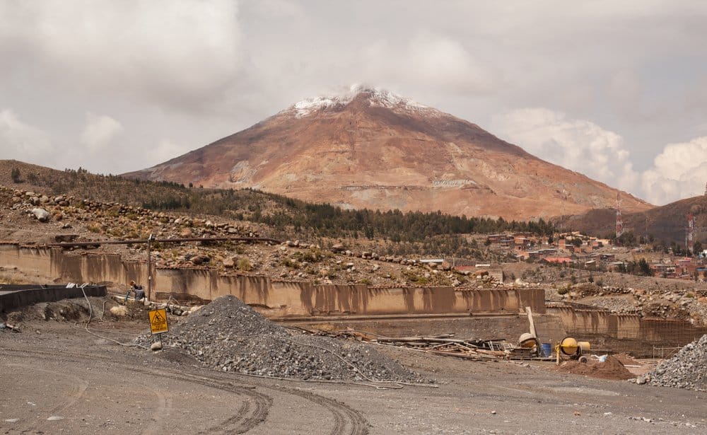 El cerro rico a Potosi visto da una compagnia mineraria