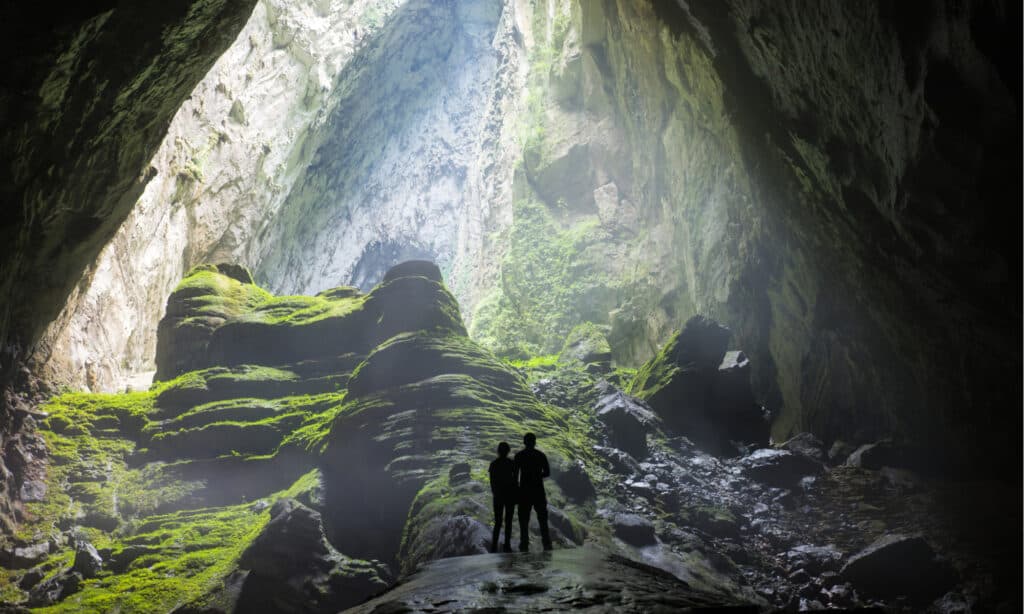 Ingresso della grotta di Son Doong