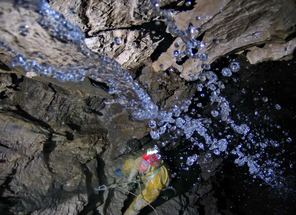 La grotta Krubera-Voronya