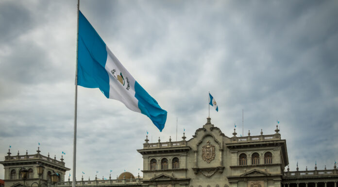 La bandiera del Guatemala: storia, significato e simbolismo

