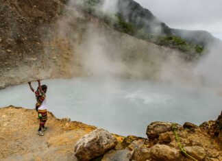 Guarda: Il fiume bollente in Amazzonia uccide tutto ciò che vi entra
