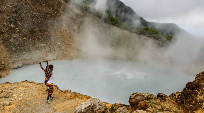 Guarda: Il fiume bollente in Amazzonia uccide tutto ciò che vi entra
