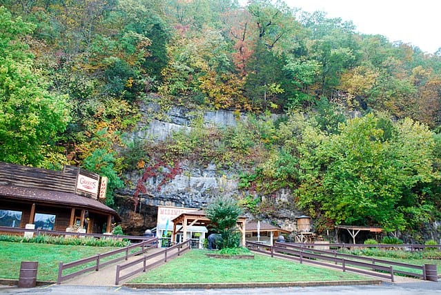 Ingresso alle caverne di Meramec, nascondiglio di Jesse James, Stanton, Missouri