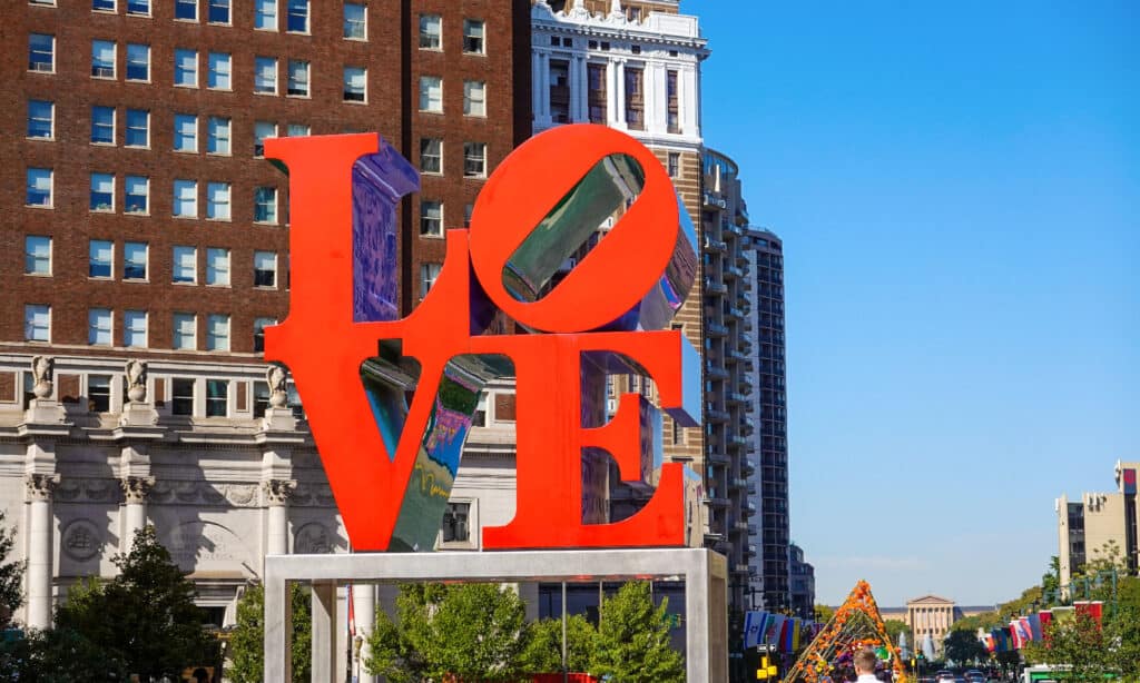 Scultura d'amore nel centro di Filadelfia