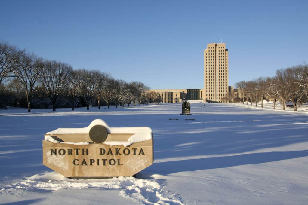 Bismarck - Dakota del Nord, Inverno, Immagine a colori, Edificio federale, Governo