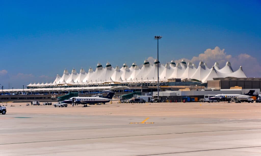 Aeroporto internazionale di Denver, Esterno di un edificio, Ambientazione esterna, Aeroporto, Denver