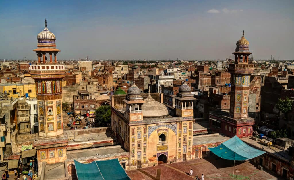 La città pakistana di Lahore ospita più di undici milioni di persone.