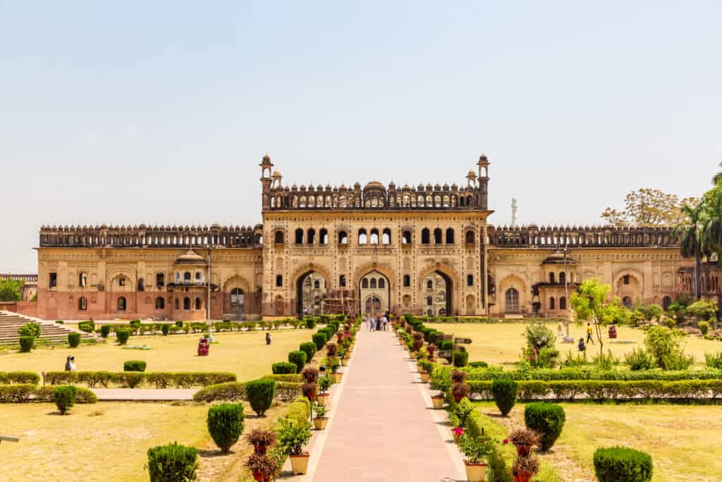 La capitale dell'Uttar Pradesh in India è la città di Lucknow.