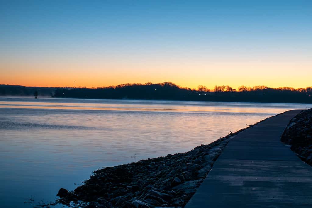 Lake Barkley, il terzo lago più grande dello stato del Kentucky.