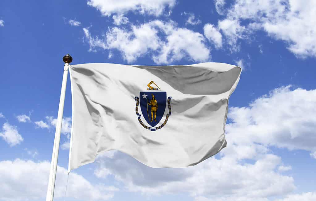 La bandiera del Massachusetts simboleggia la giustizia e l'uguaglianza