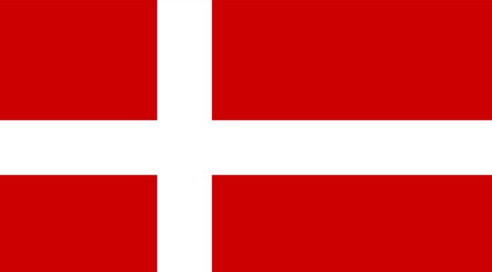 La bandiera della Danimarca: storia, significato e simbolismo
