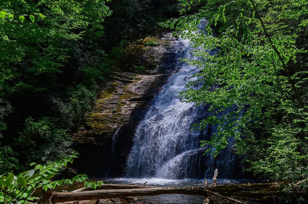 Helton Creek Falls Close Up in primavera, vicino a Blairsville, Georgia.