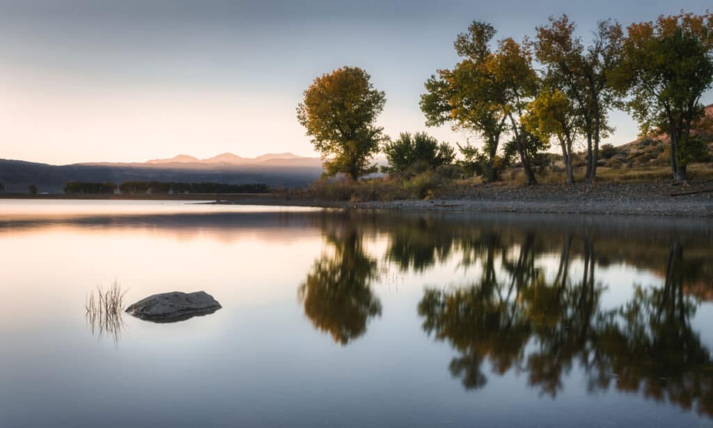 Topazio Lago Nevada, California, USA, Stati Uniti Occidentali, Lago