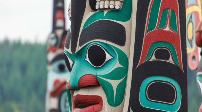 Una guida alla tribù Haida: posizione, popolazione e altro
