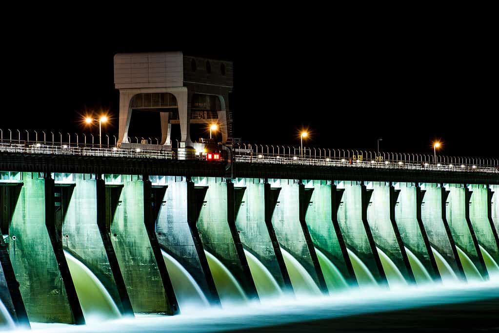 Kentucky Dam che sequestra il fiume Tennessee per formare il lago Kentucky