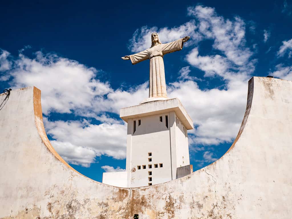 La statua di Cristo Re in Angola