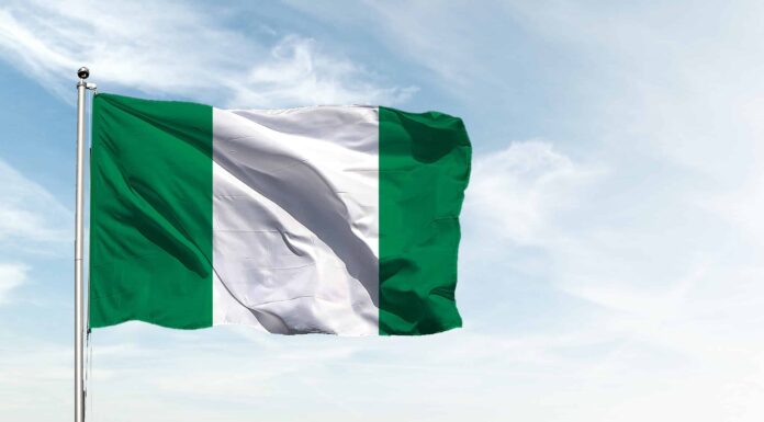 Bandiera verde, bianca e verde: storia, significato e simbolismo della bandiera della Nigeria
