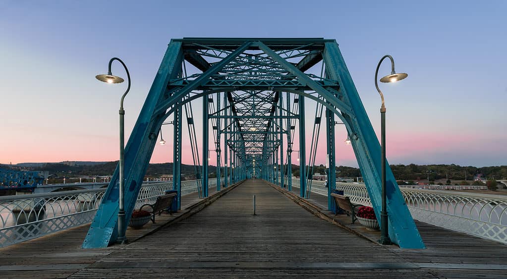 Ponte pedonale di Walnut Street attraverso il fiume Tennessee a Chattanooga, Tennessee