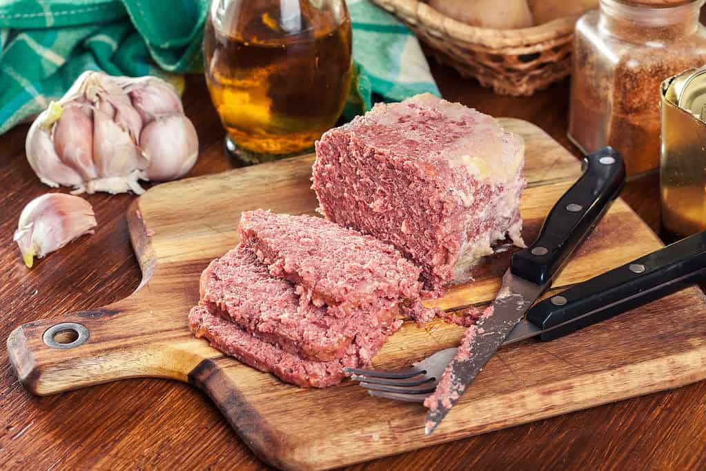 Deliziosa tagliata di carne in scatola