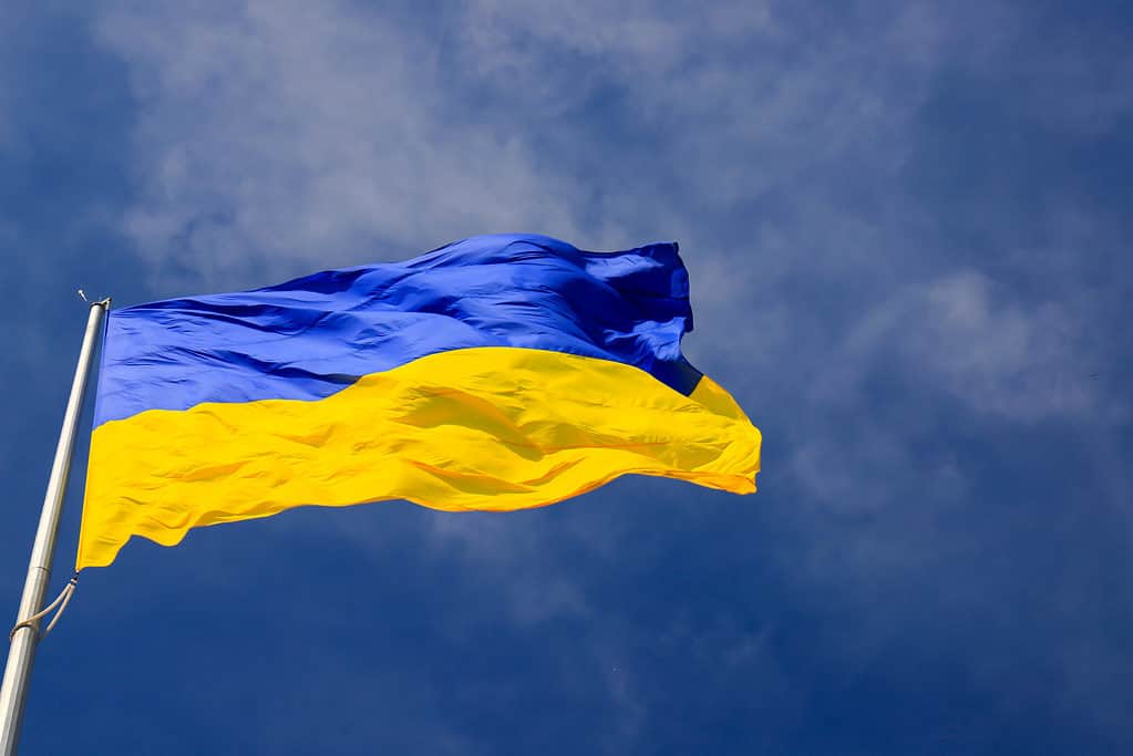 Bandiera ucraina nel vento
