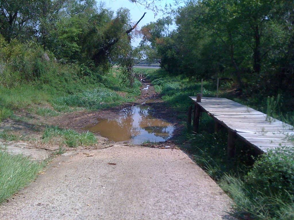 Lancio della barca sul Lago di Palestina agosto 2011