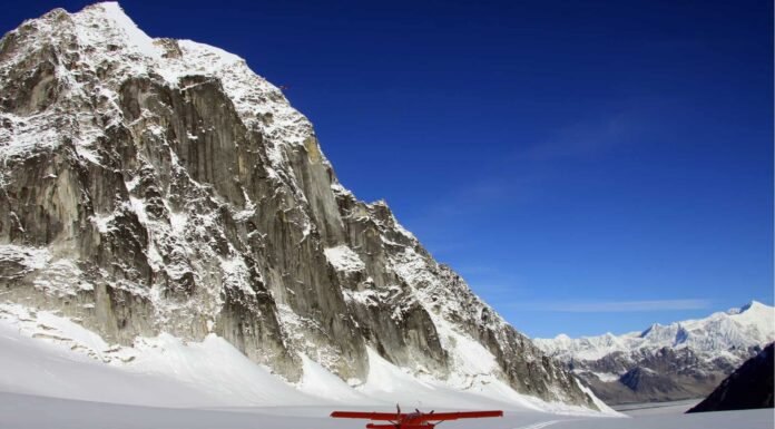 Scopri il punto più alto dell'Alaska (quasi 4 miglia di altezza!)
