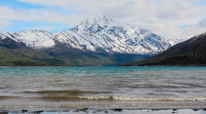 Qual è il lago artificiale più grande dell'Alaska?
