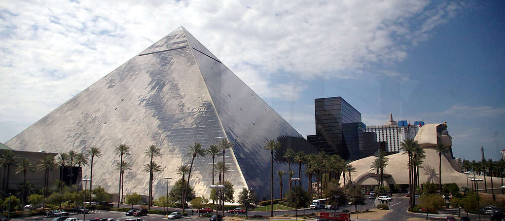 Casinò e hotel di Luxor a Las Vegas, Nevada