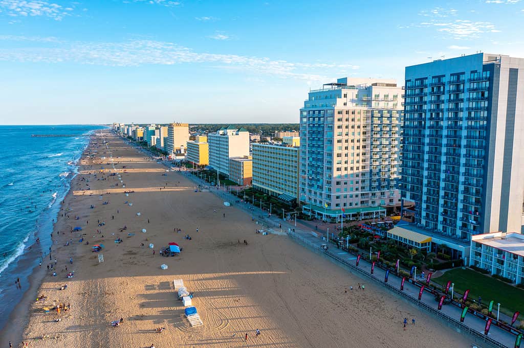 La Virginia ha le più grandi spiagge degli Stati Uniti, inclusa la divertente Virginia Beach Boardwalk