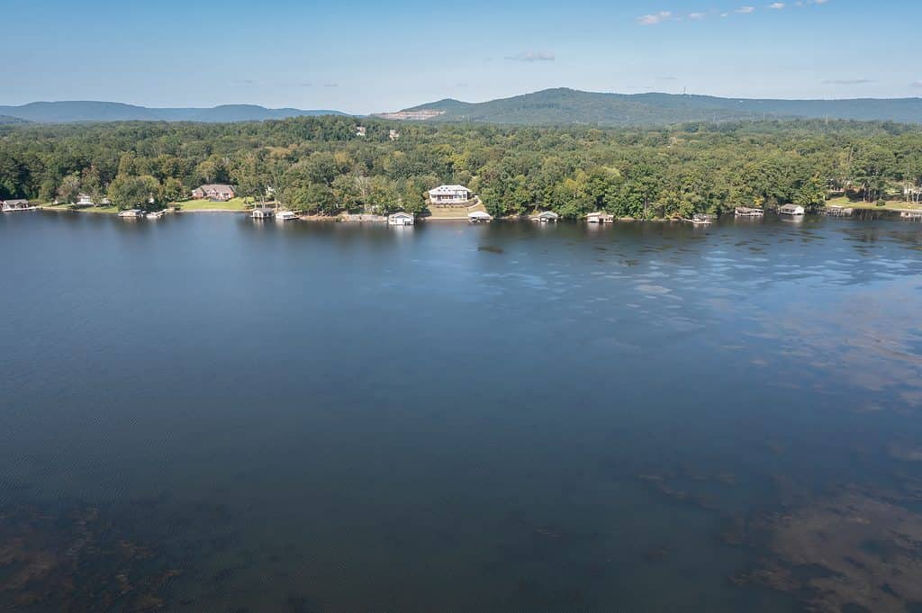 Guntersville Lake è il più grande lago artificiale dell'Alabama