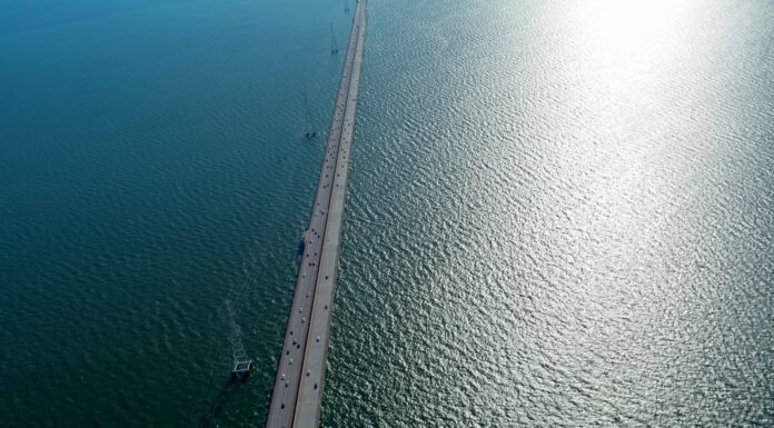 Scopri il ponte più lungo della California: un colosso di 7 miglia!
