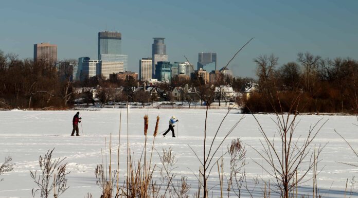 In che modo questo inverno è stato paragonato al più caldo di sempre del Minnesota?
